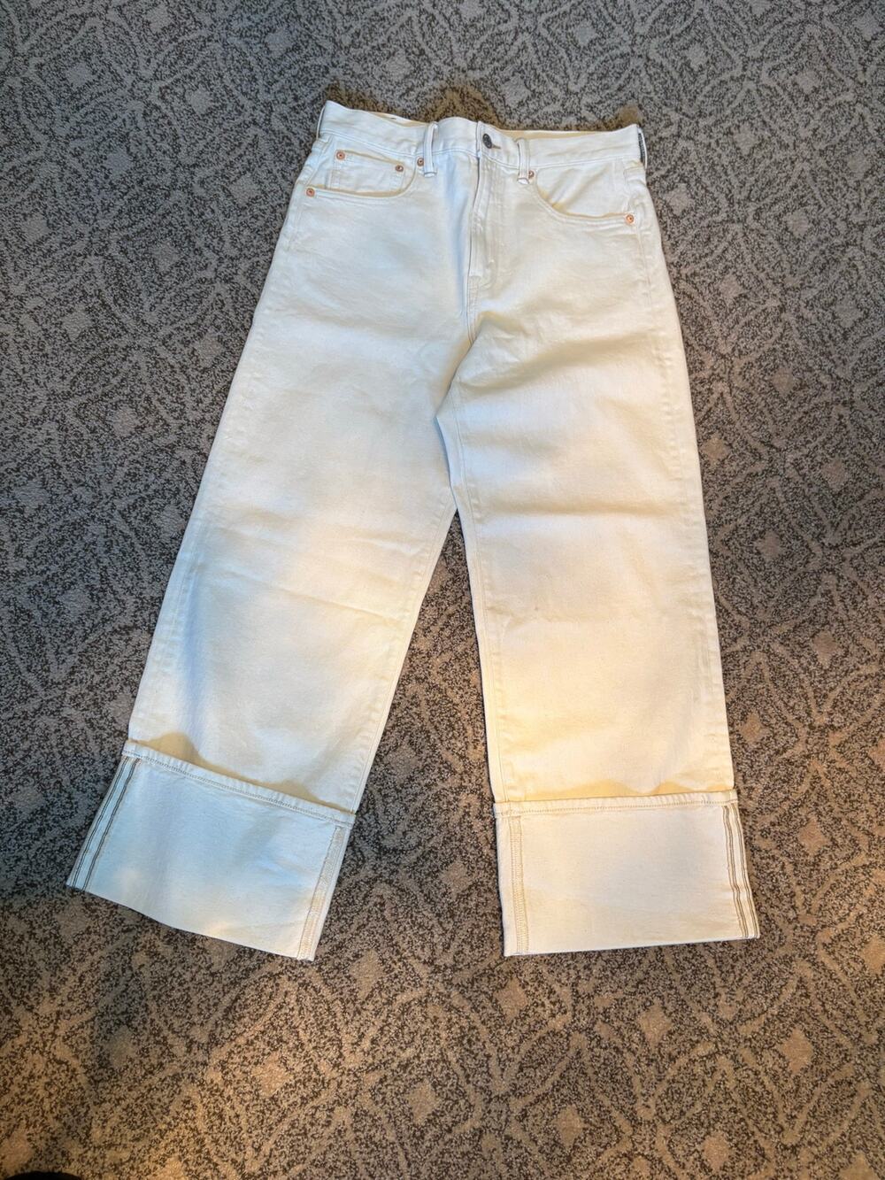 AE77 crop stovepipe jeans cream natural size 29 euc American Eagle Outfitters